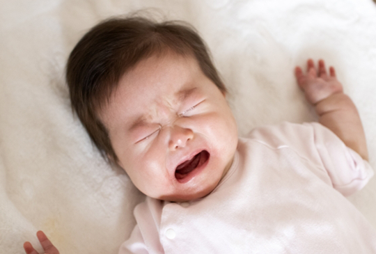 寶寶嬰兒鼻塞、流鼻涕睡不著好可憐！怎麼「正確紓緩」告訴你!